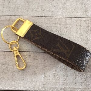 Louis Vuitton Accessories - Key Holder Louis Vuitton Accessories - Key Holder